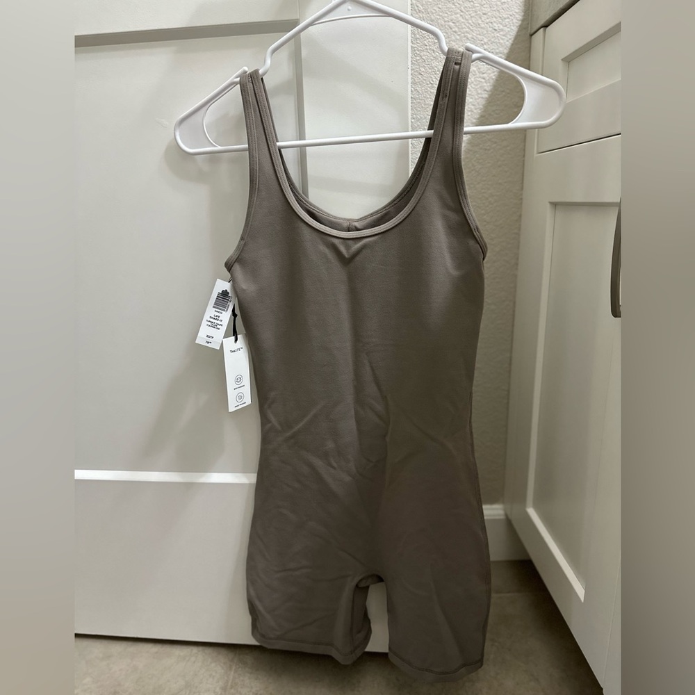 Aritzia Tna Action TNALIFE Shake it Romper 5”